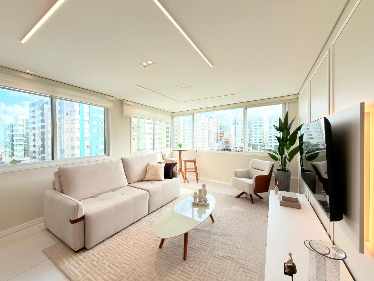 Apartamento 3 dormitórios para venda, Zona Nova | Ref.: 10623