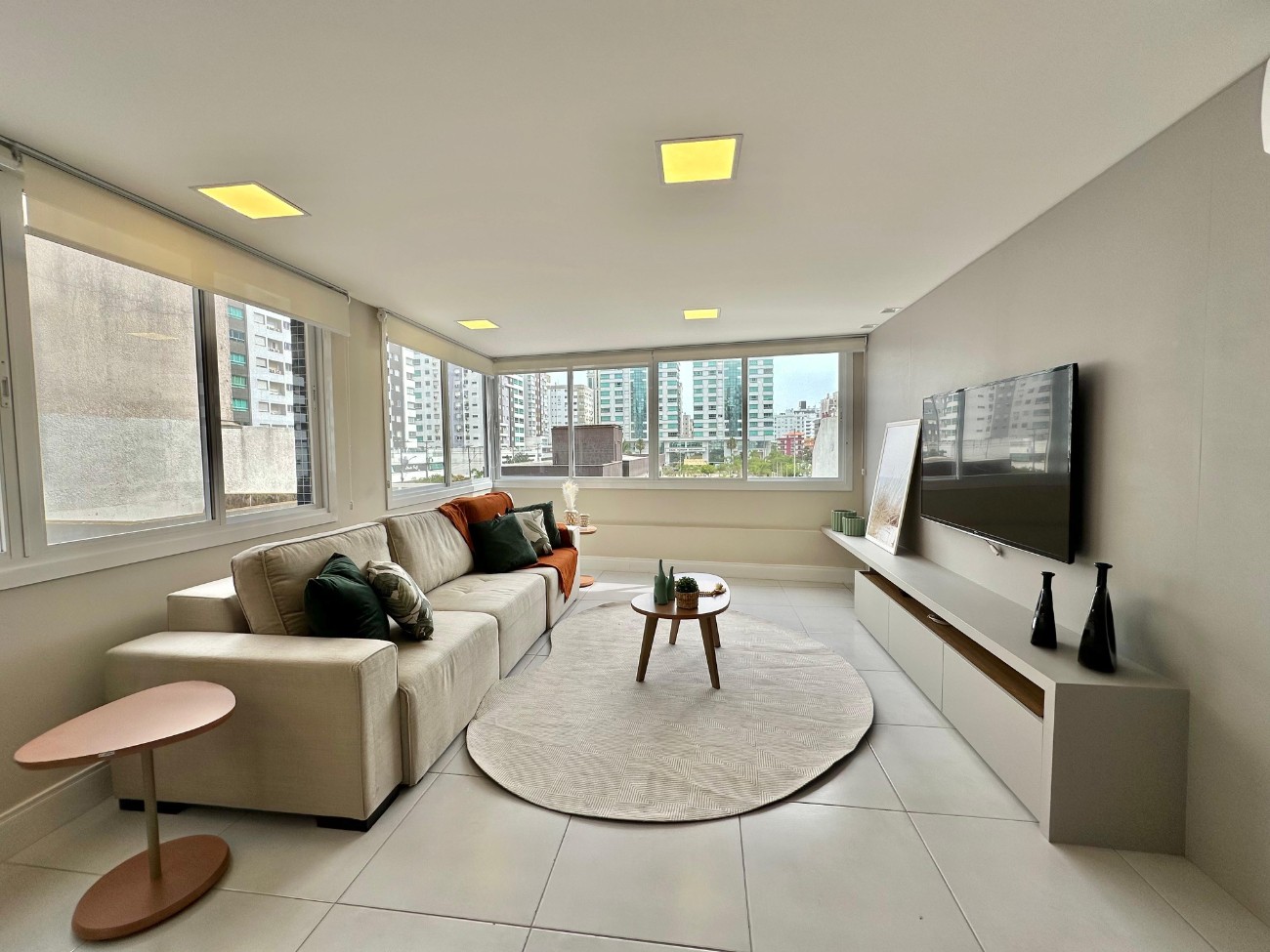 Apartamento 3 dormitórios para venda, Zona Nova | Ref.: 5683